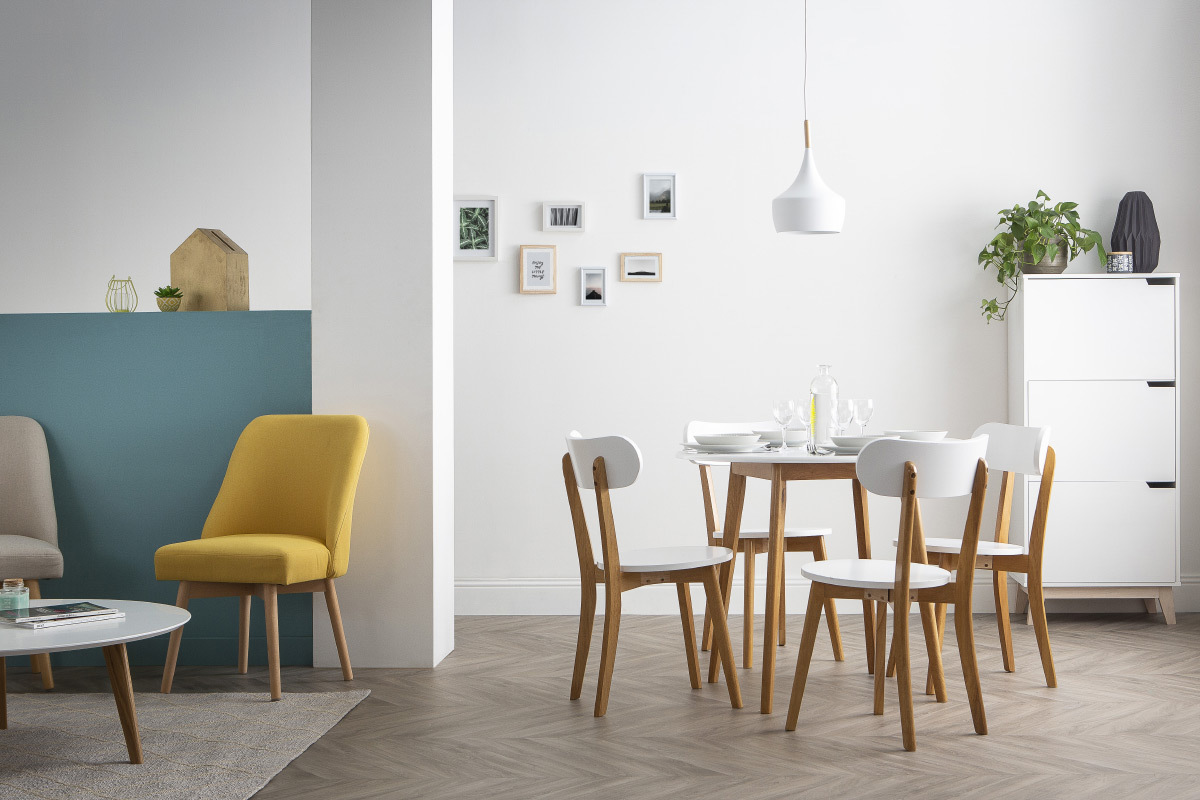 Table � manger scandinave et 4 chaises blanc et bois LEENA