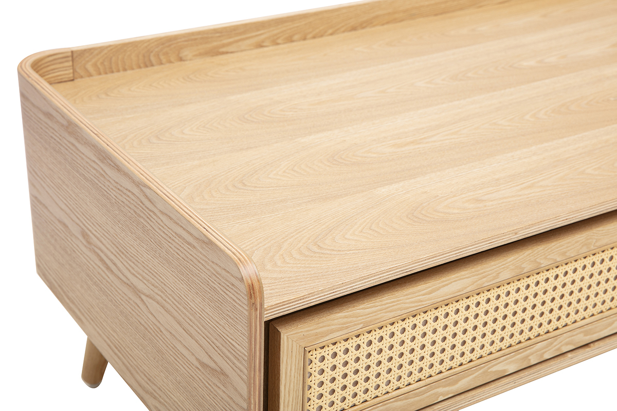 Table basse en bois clair fr�ne avec tiroir en cannage rotin, vue de dessus.