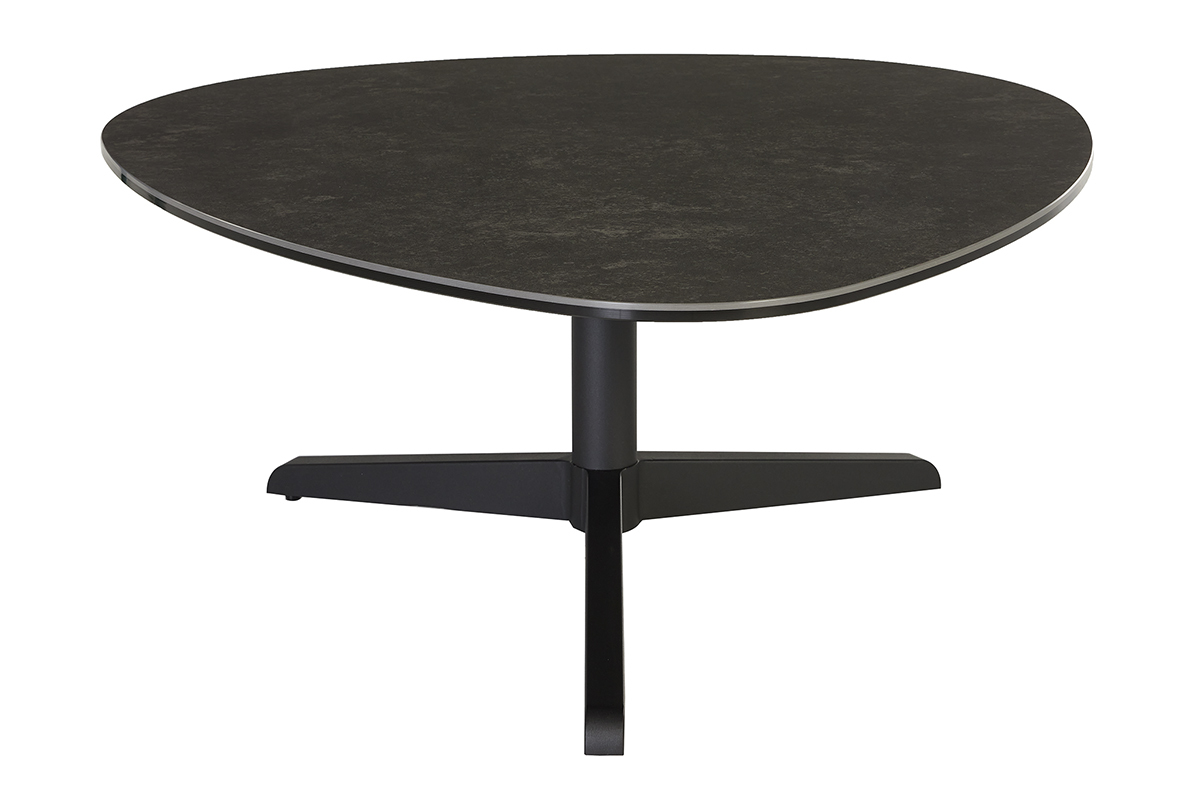Table basse en c�ramique noire avec pi�tement en m�tal, vue de face.