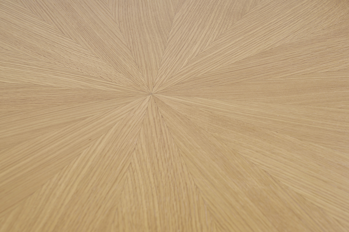 Table basse ovale en bois clair chne, zoom motif toile.