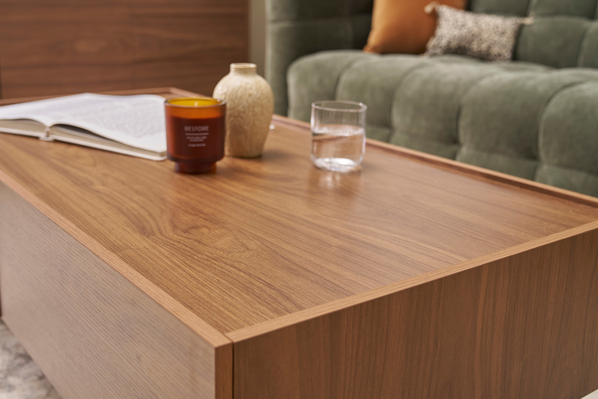 Table basse rectangulaire avec rangements 2 tiroirs finition bois fonc noyer L120 cm SANAA