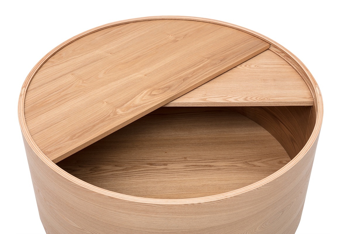 Table basse ronde en bois avec plateau pivotant ouvert et espace de rangement visible.