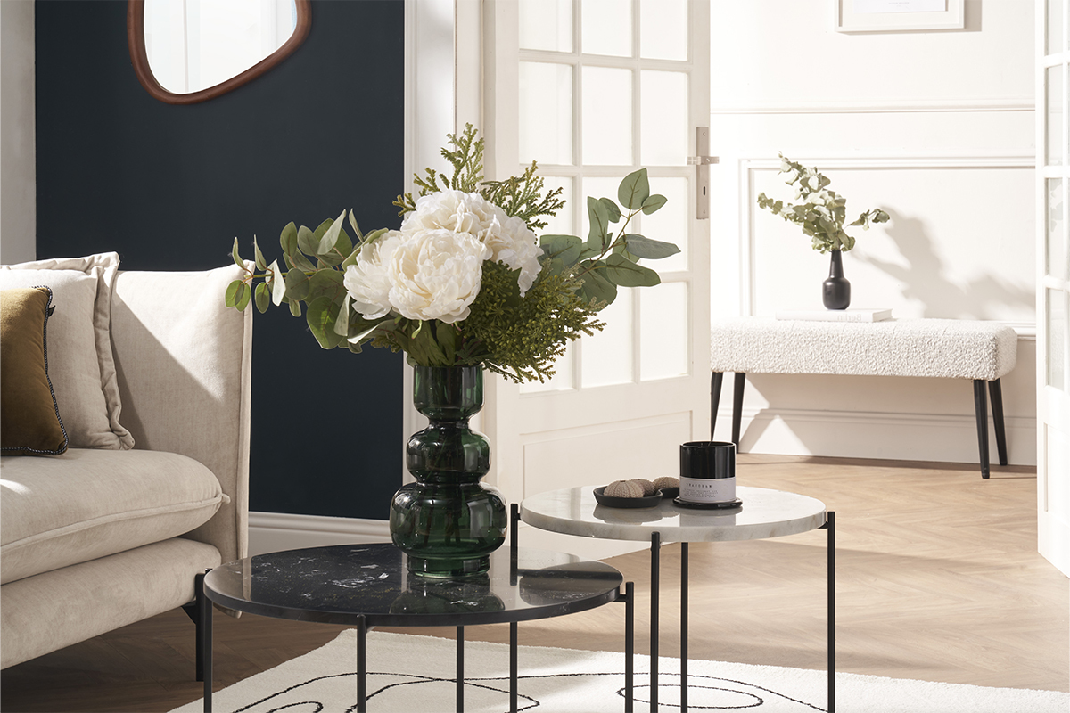 Table basse ronde design noire en marbre et m�tal D52 cm SARDA