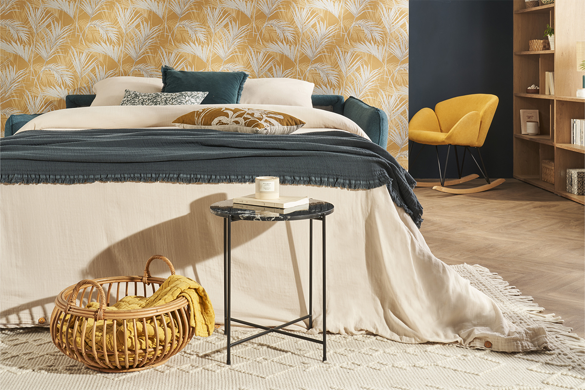 Table d'appoint ronde design noire en marbre et m�tal D42 cm SARDA