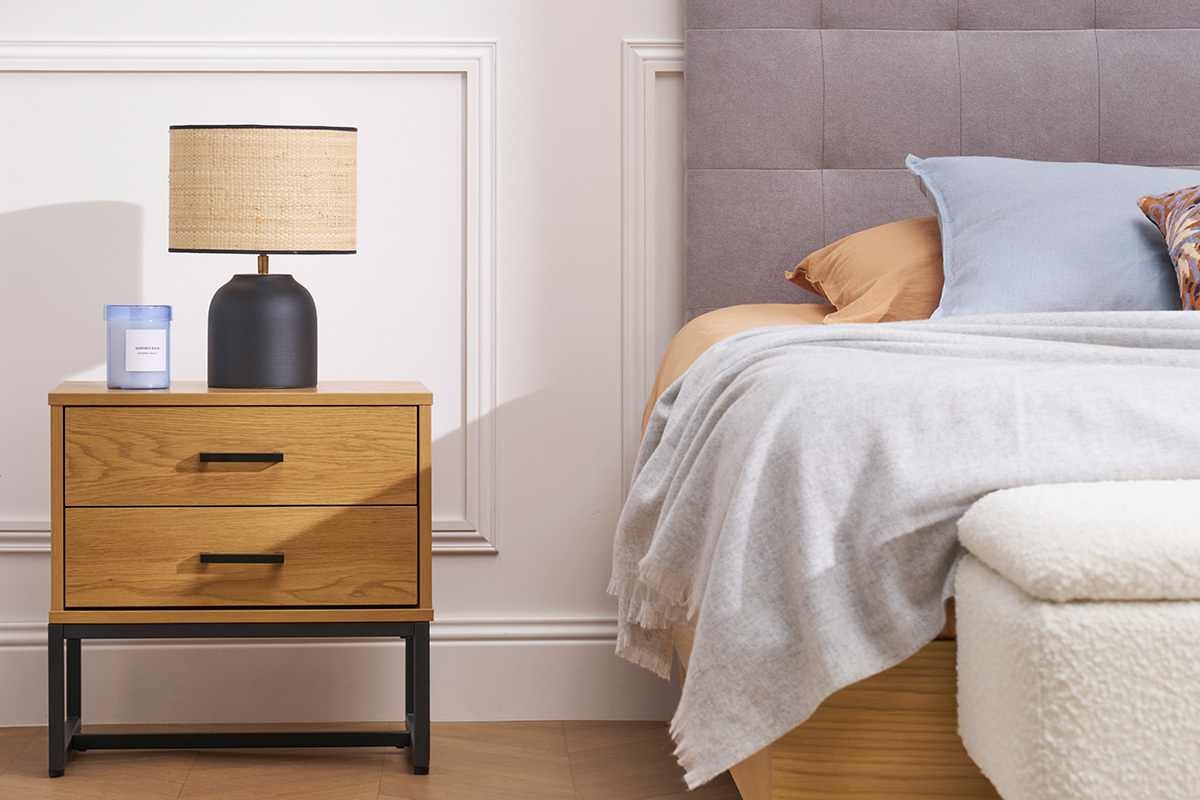 Table de chevet avec rangements 2 tiroirs finition bois clair chne et mtal noir LOVATO