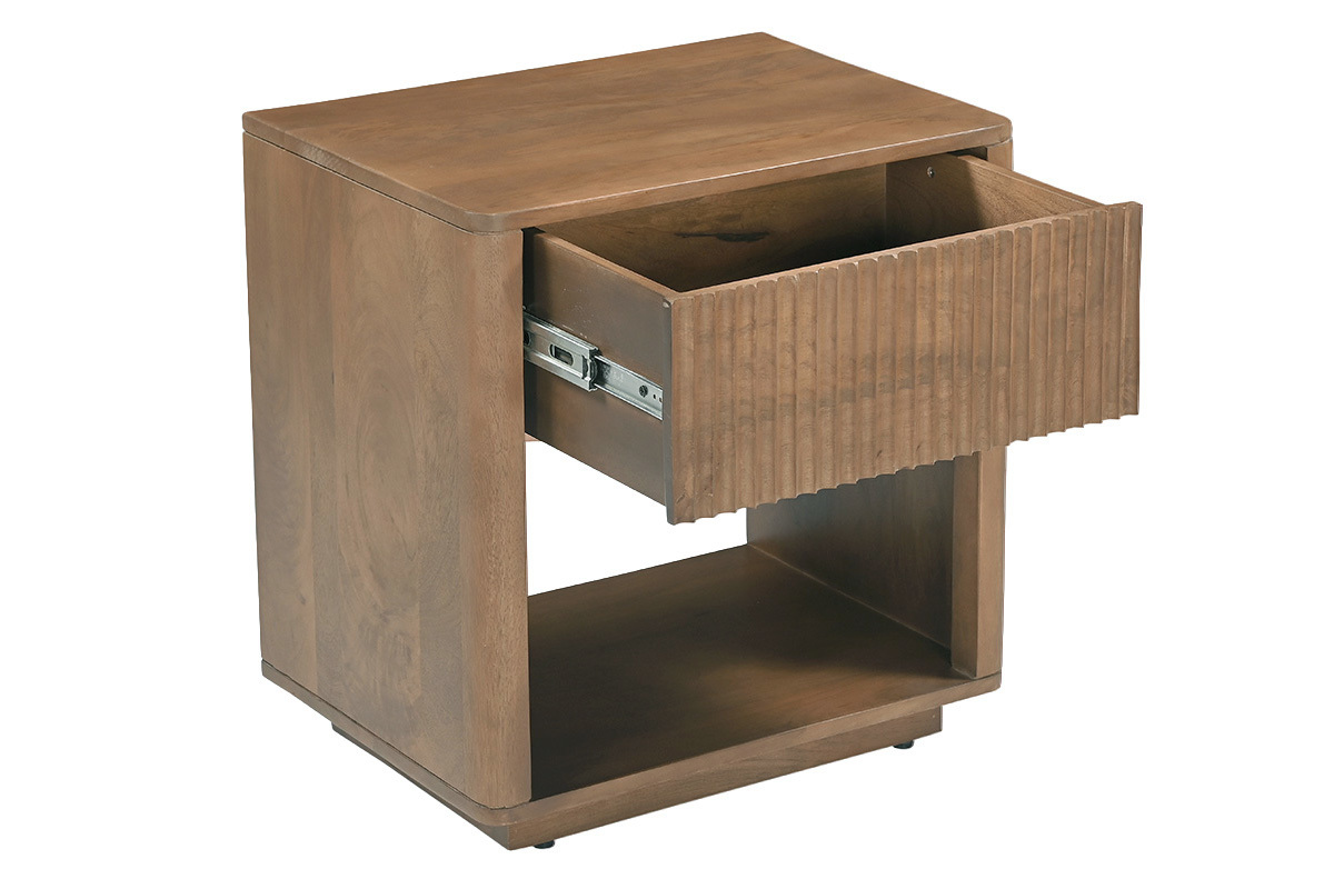 Table de chevet en bois fonc� manguier massif ALDA avec tiroir ouvert, vue 3/4