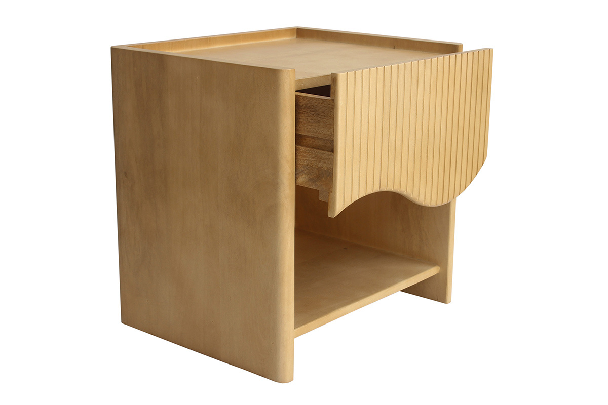 Table de chevet en bois de manguier, vue de trois quarts, avec tiroir ondul�.