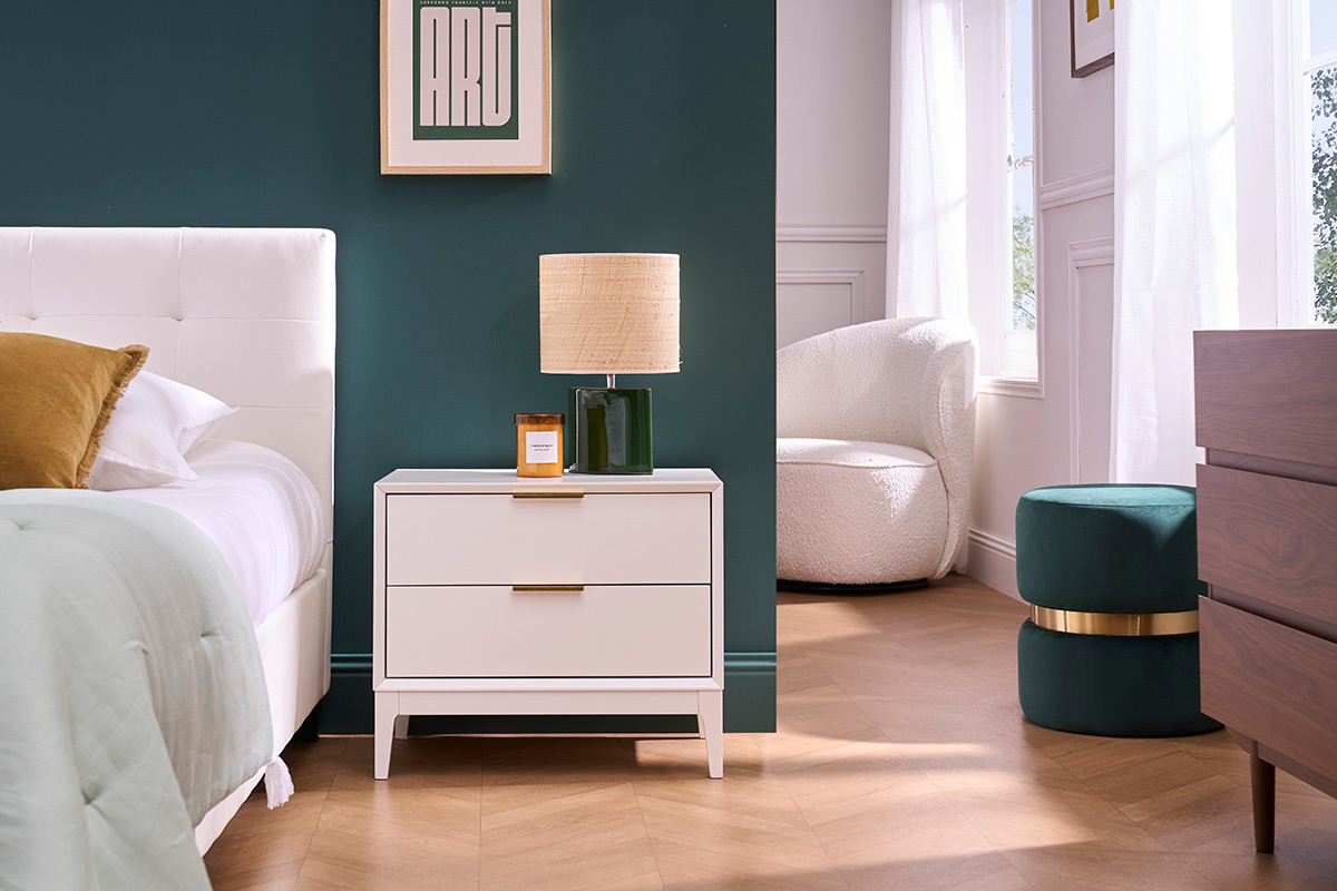 Table de chevet blanche mat et mtal dor avec rangements GIANA