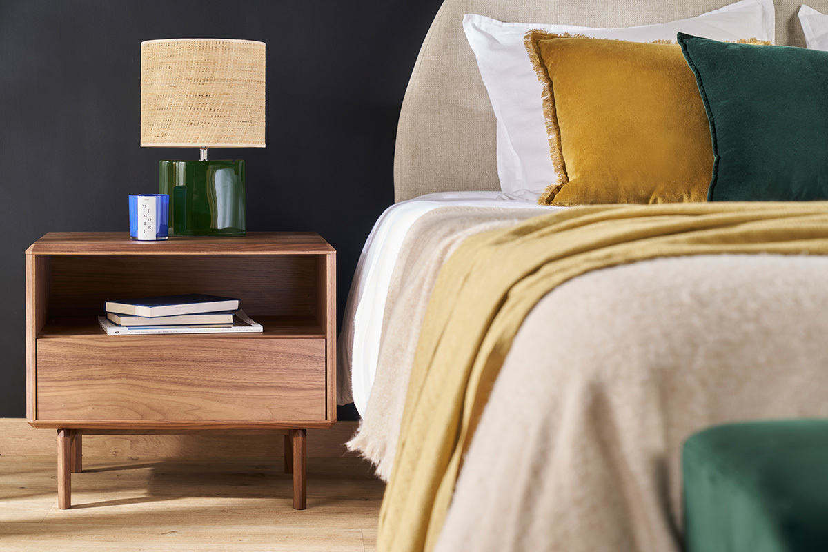 Table de chevet bois fonc noyer SUVA