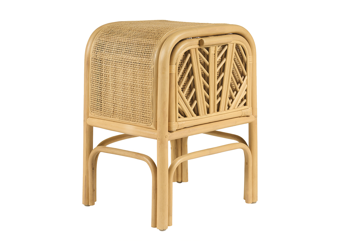 Table de chevet en rotin GALON, vue de 3/4.