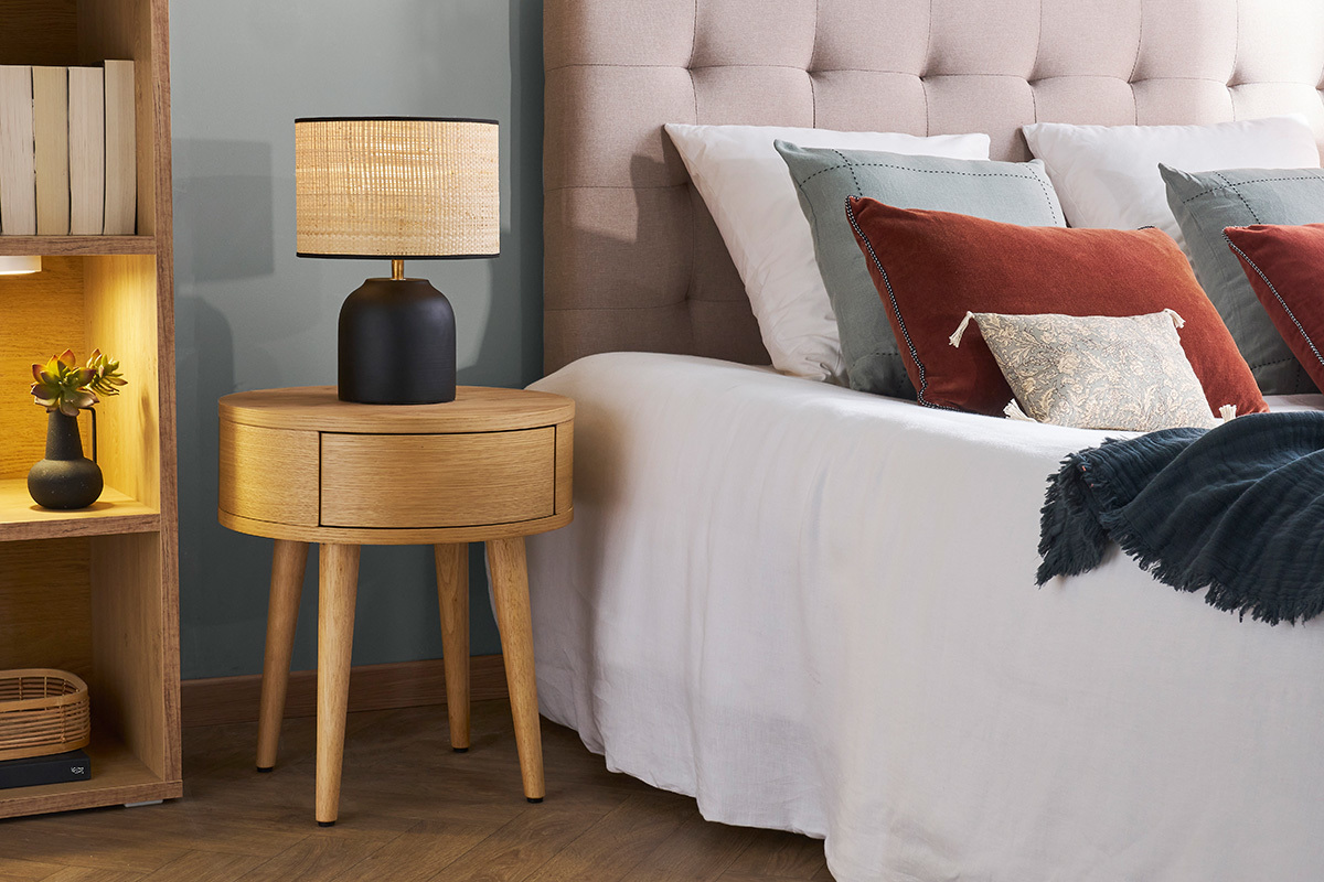 Table de chevet ronde en bois clair avec tiroir JUDITH