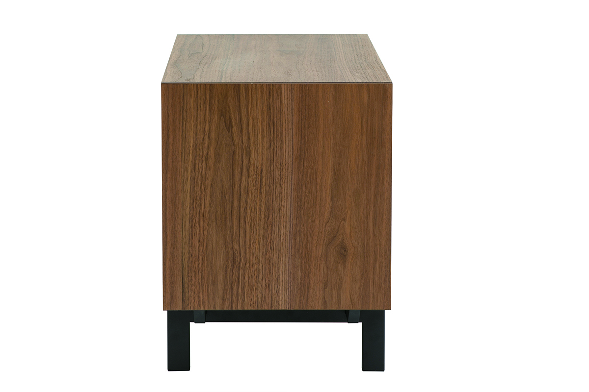 Table de chevet en bois noyer, vue de ct, pieds en mtal noir.