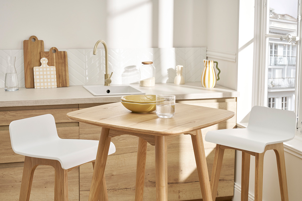 Table haute carre frne scandinave L60 cm BALTIK