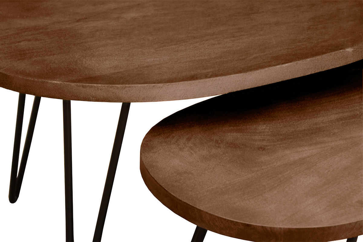 Tables basses gigognes ovales en bois fonc� manguier massif et m�tal noir, vue en d�tail