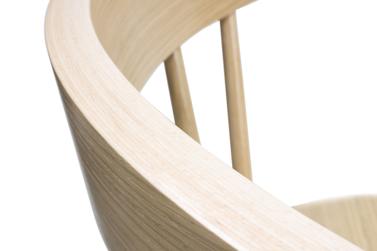 Tabouret de bar � barreaux bois ch�ne H65 cm DARIA