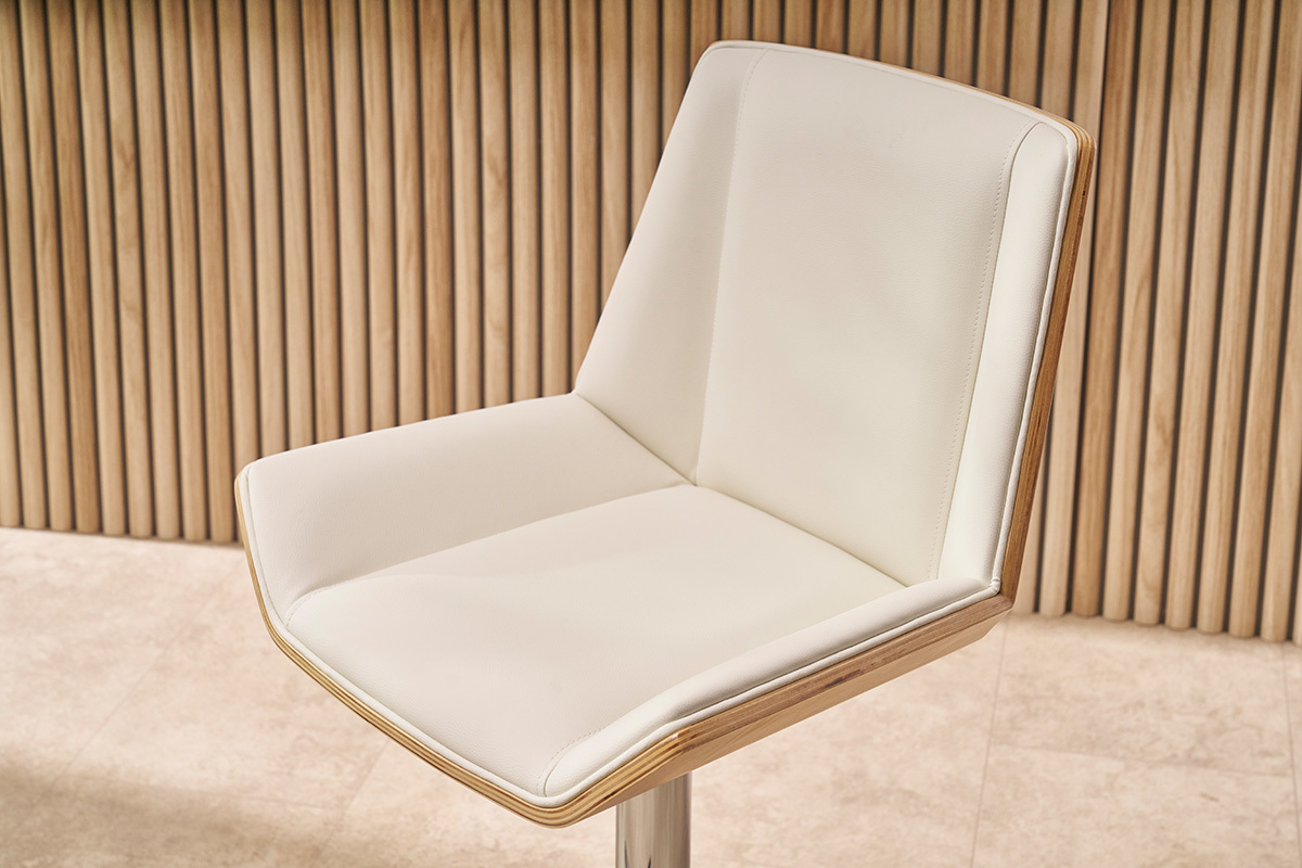 Tabouret de bar design blanc et bois clair MELKIOR