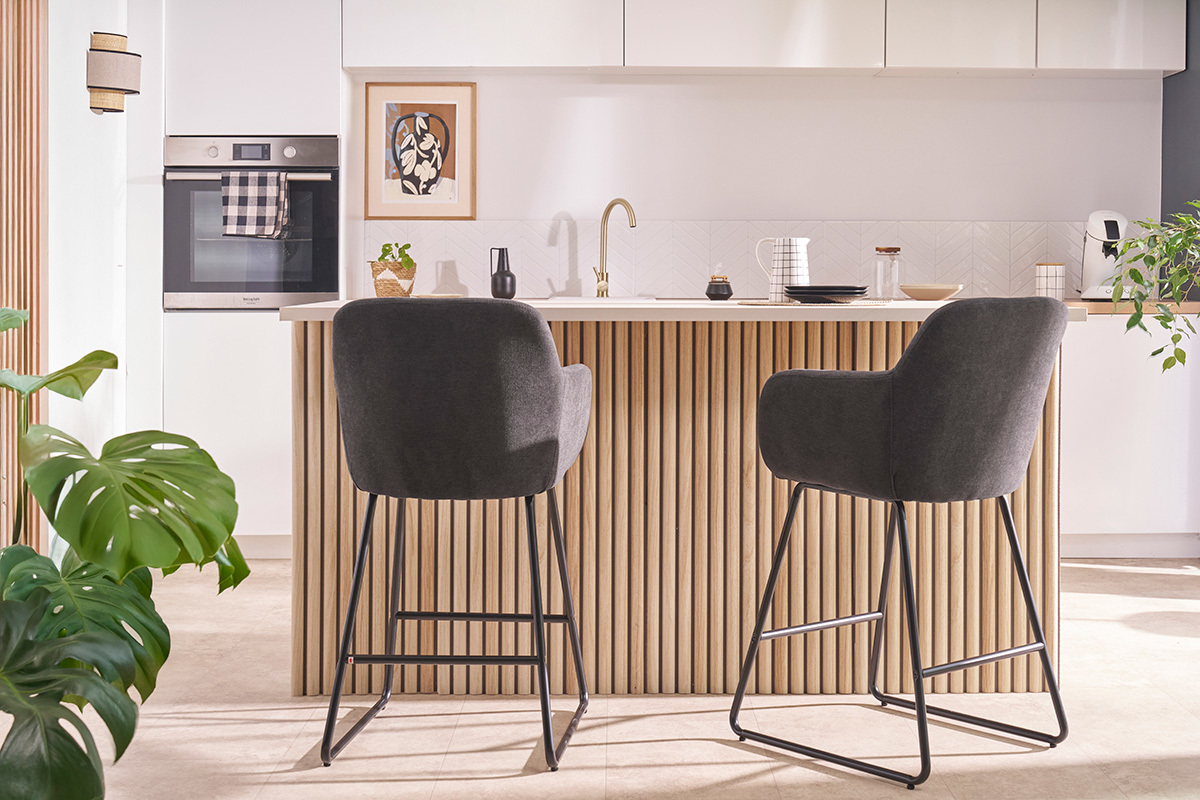 Tabourets de bar effet velours gris fonc H65 cm (lot de 2) AMIKA