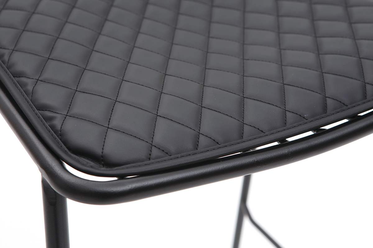 Tabourets de bar empilables en m�tal noir avec coussin 75 cm (lot de 2) FEELING