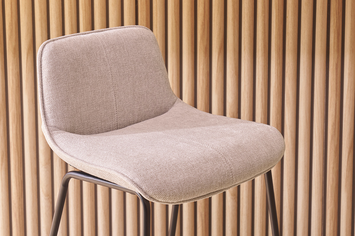 Tabourets de bar en tissu effet velours textur beige et mtal H65 cm (lot de 2) BOOST