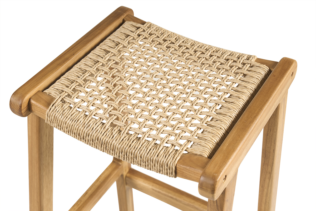 Tabouret de bar en teck massif avec assise en cannage rotin vue de dessus.