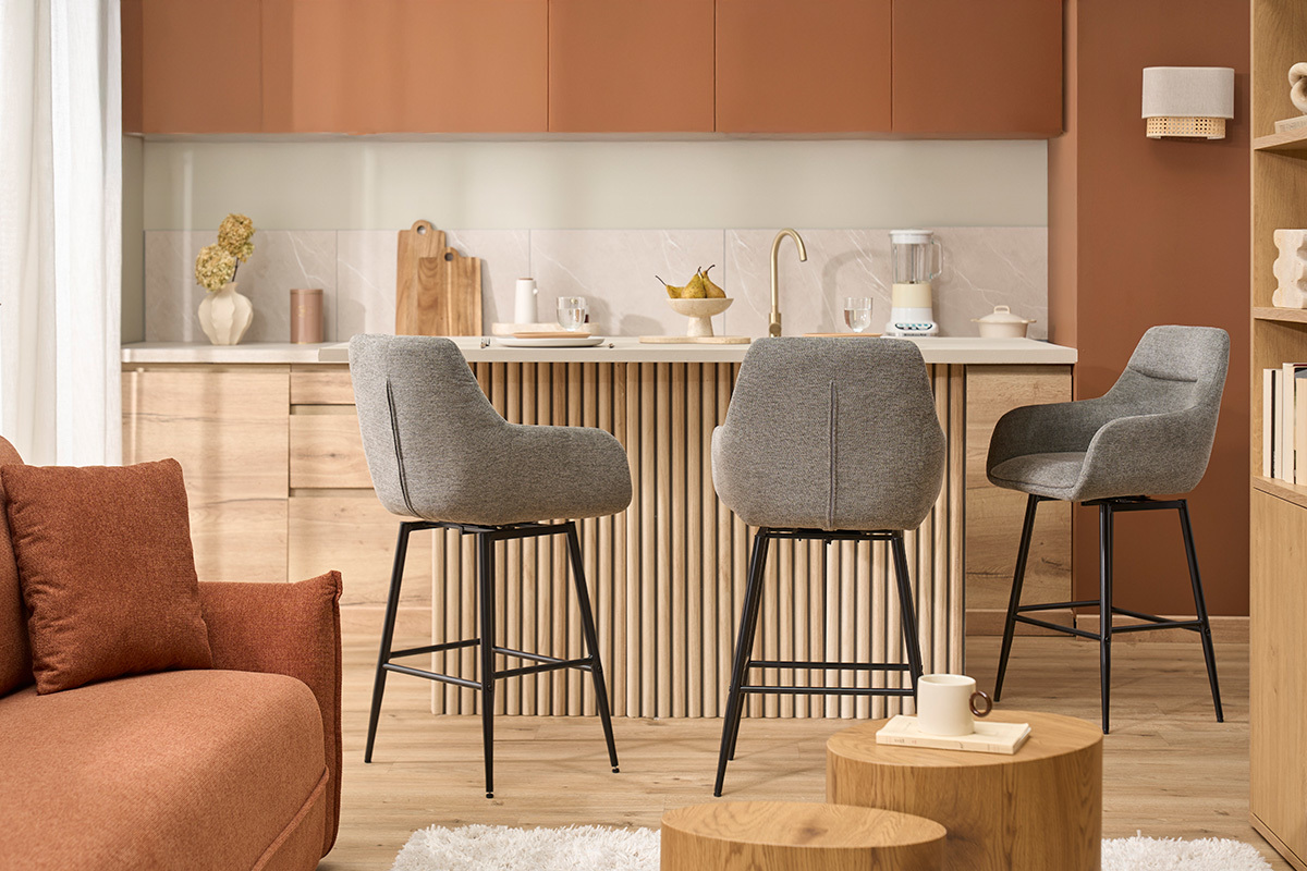 Tabourets de bar pivotants 360� en tissu effet velours textur� gris et m�tal H65.5 cm (lot de 2) ALESS