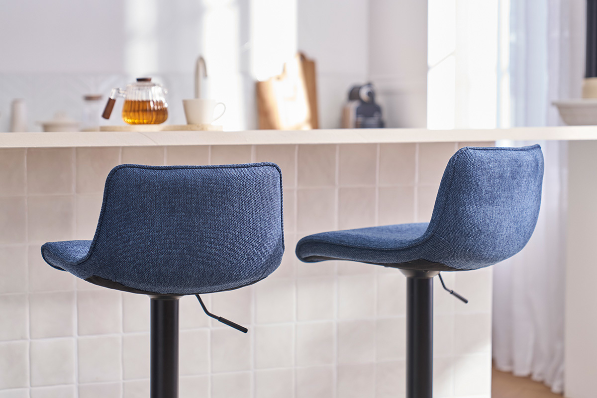 Tabourets de bar rglables pivotants 360 en tissu effet velours textur bleu fonc et mtal noir (lot de 2) BOOST