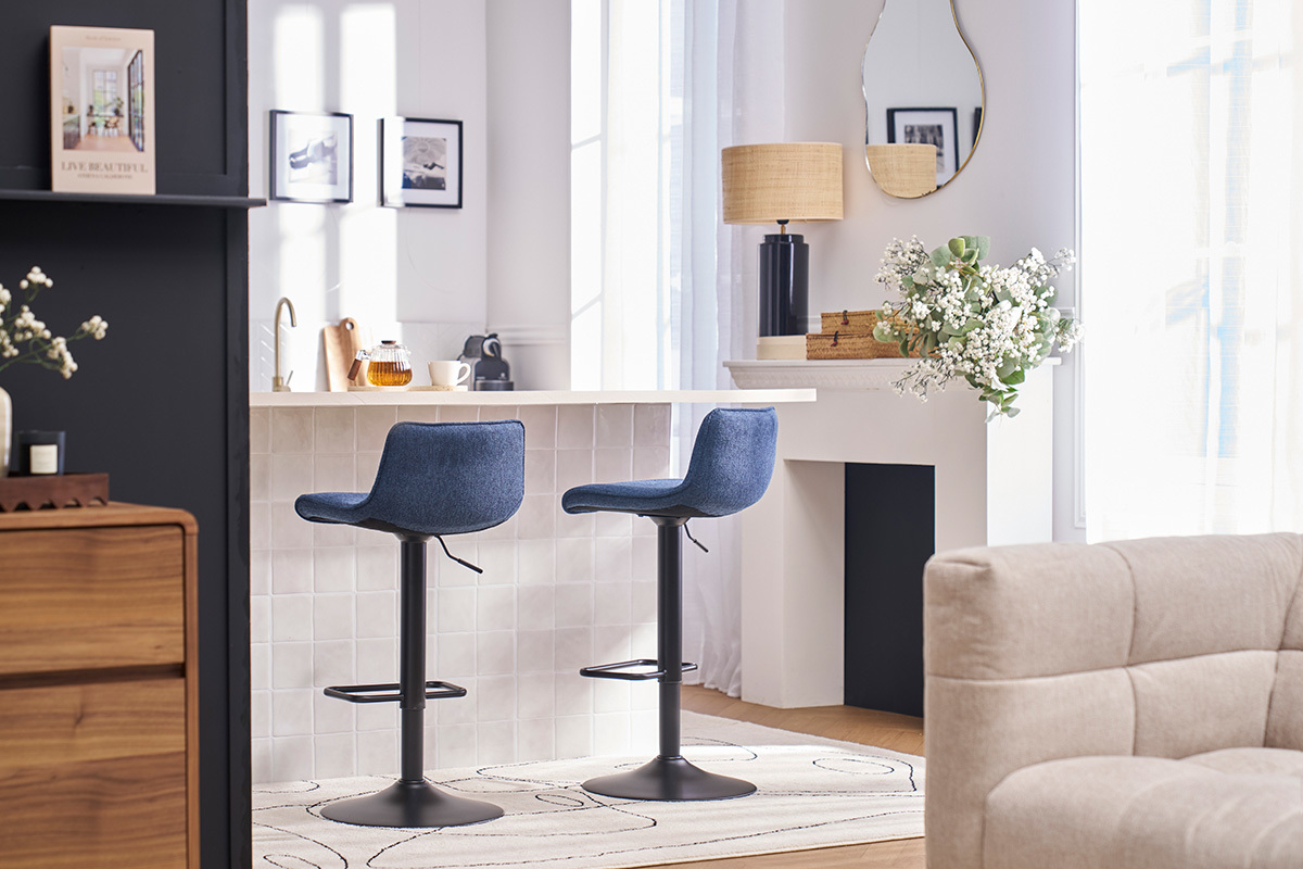 Tabourets de bar rglables pivotants 360 en tissu effet velours textur bleu fonc et mtal noir (lot de 2) BOOST