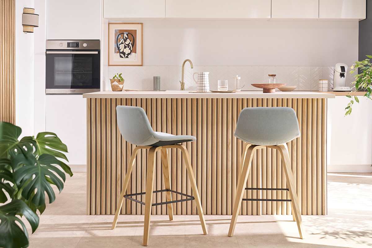 Tabourets de bar scandinaves gris clair et bois H65 cm (lot de 2) NONIE