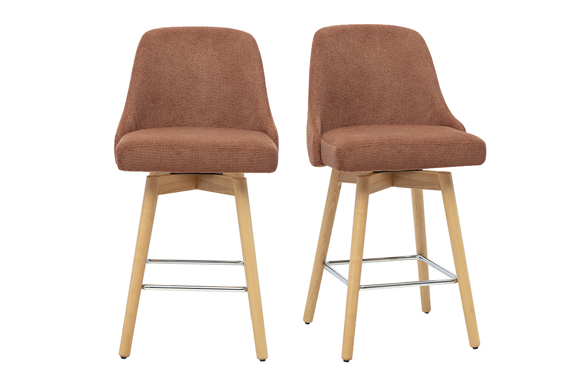 Lot de 2 tabourets de bar scandinaves en tissu chenille terre br�l�e et bois h�tre, vue de face.