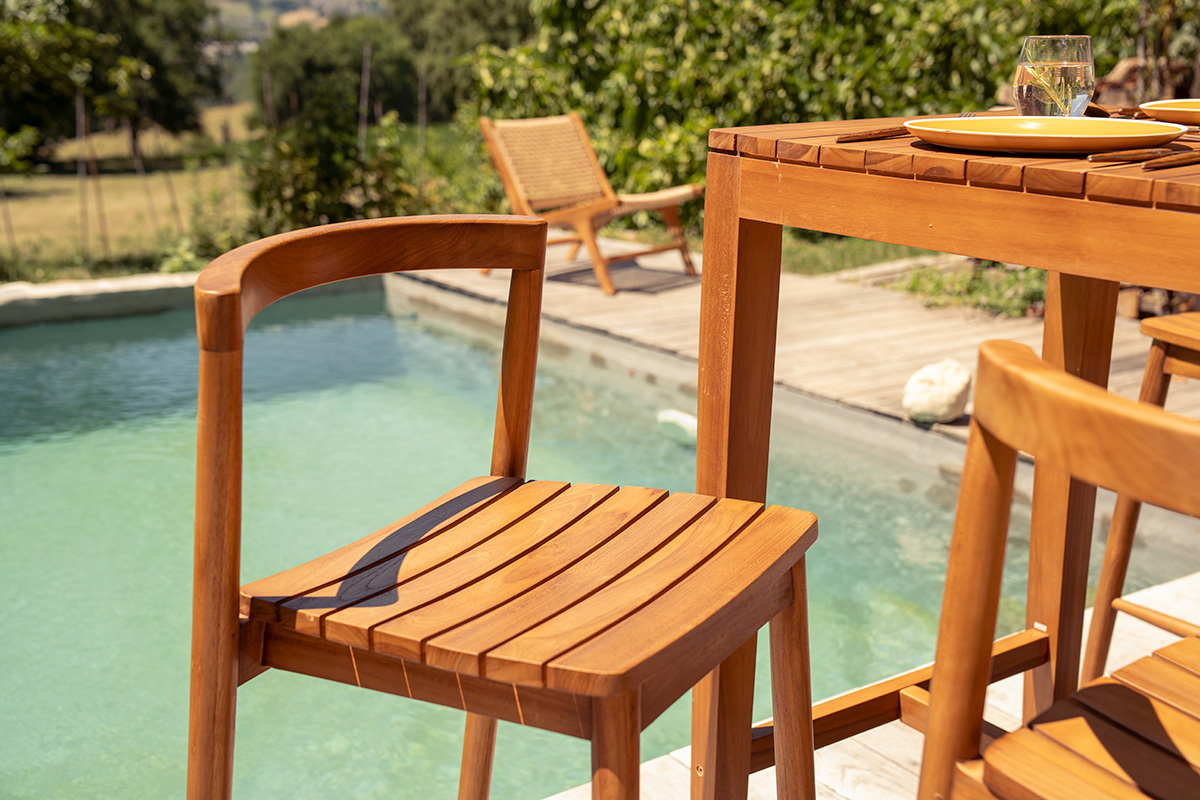 Tabourets de jardin empilables en bois teck massif H70 cm (lot de 2) OMBAK