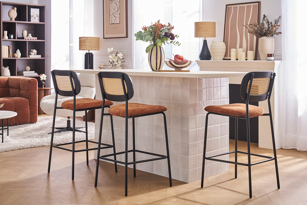 Tabourets design en tissu effet velours textur beige, mtal noir et cannage rotin (lot de 2) MIRANDA