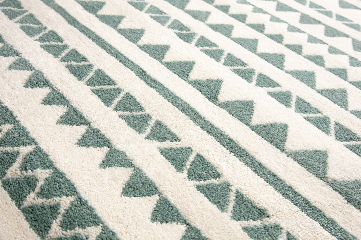 Tapis � motifs graphiques bleu clair 120 x 170 cm TAYA